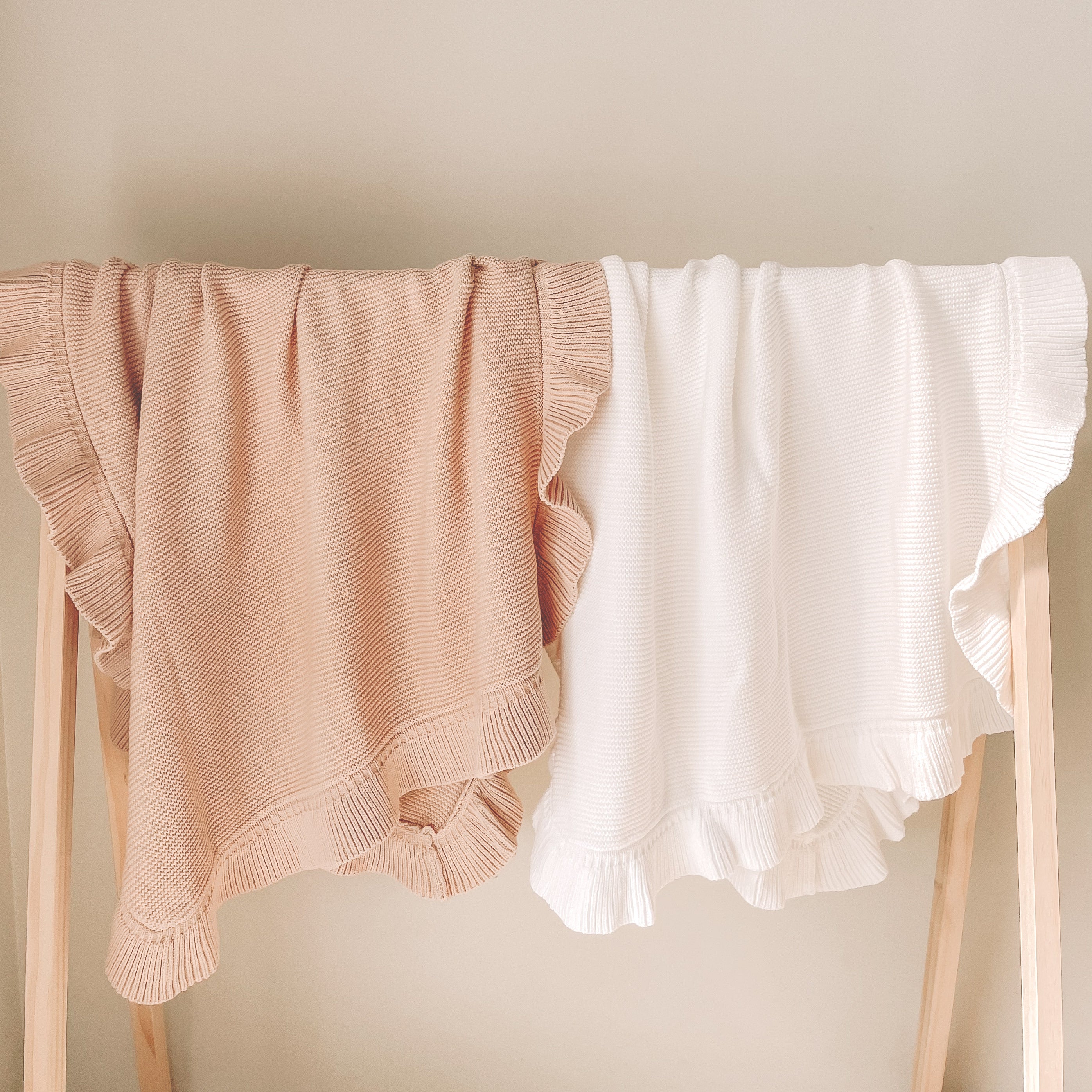 Organic Cotton Ruffle Edge Blanket Oatmeal