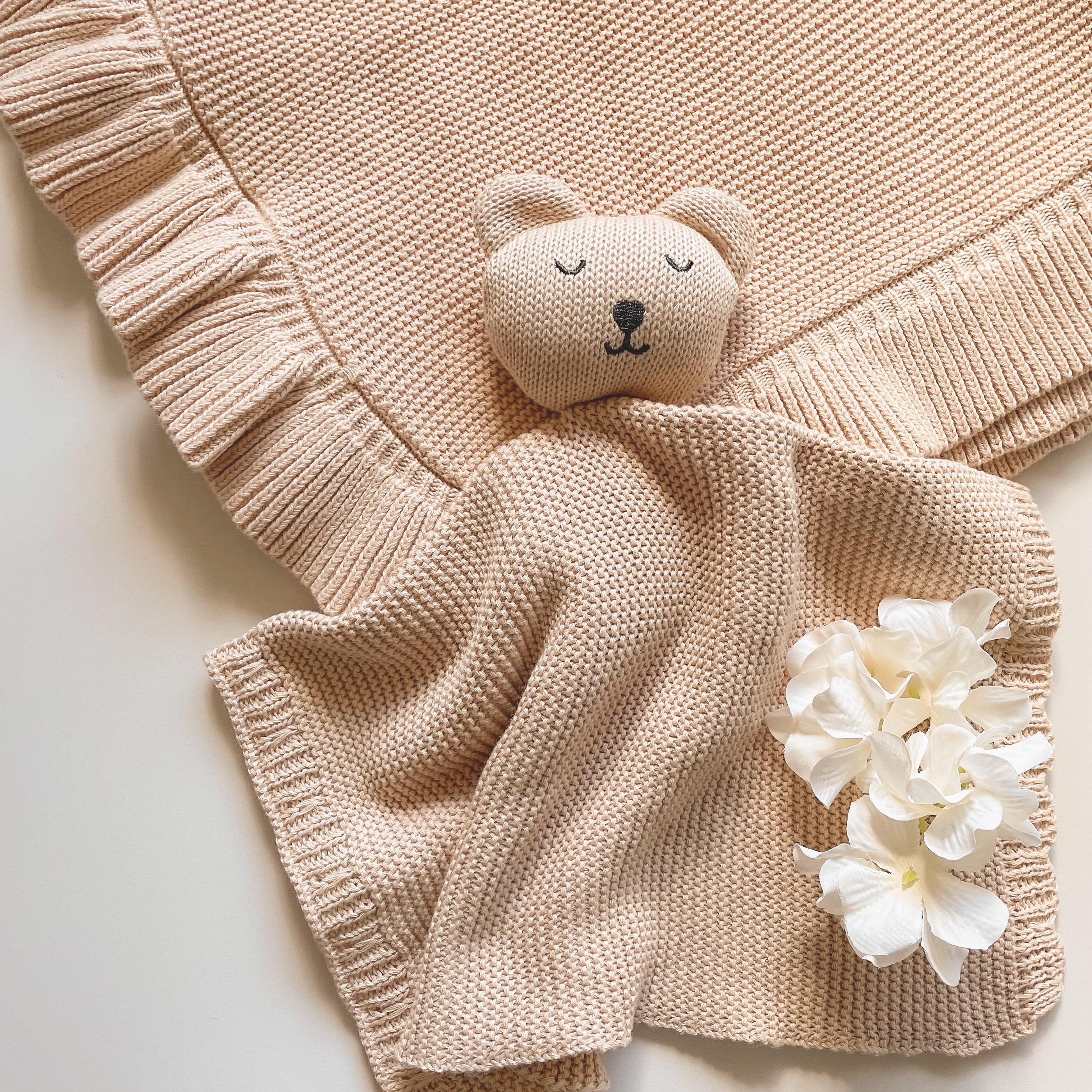 Organic Newborn Gift Set For Baby Shower Gift Box Set Sage Green Nursery Collection Knit Blanket Soft Yarn Accessory Cotton Infant