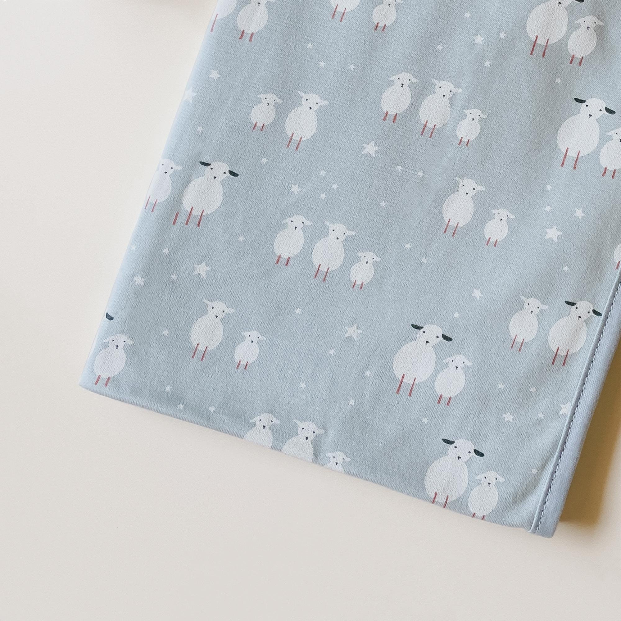 Lamb Print Cotton Swaddle and Beanie Set: Newborn Gift